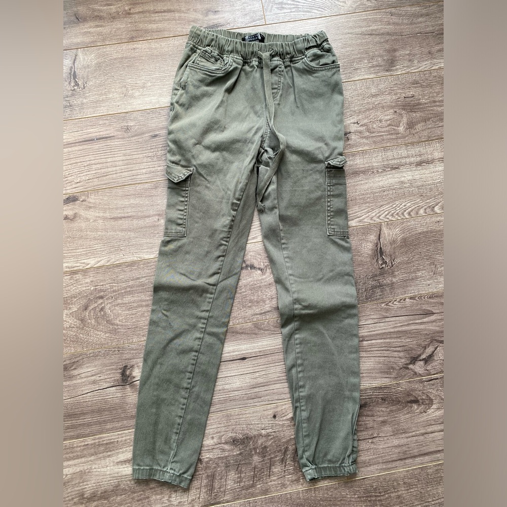 CLEAROUT Olive Green High Waisted Cargo Jogger Style Pants w/ Drawstring